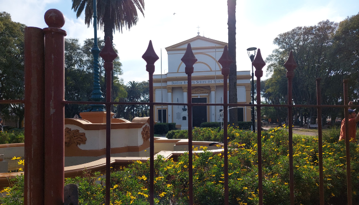 Los sampedrinos opinaron sobre la obra de enrejado en la fuente.