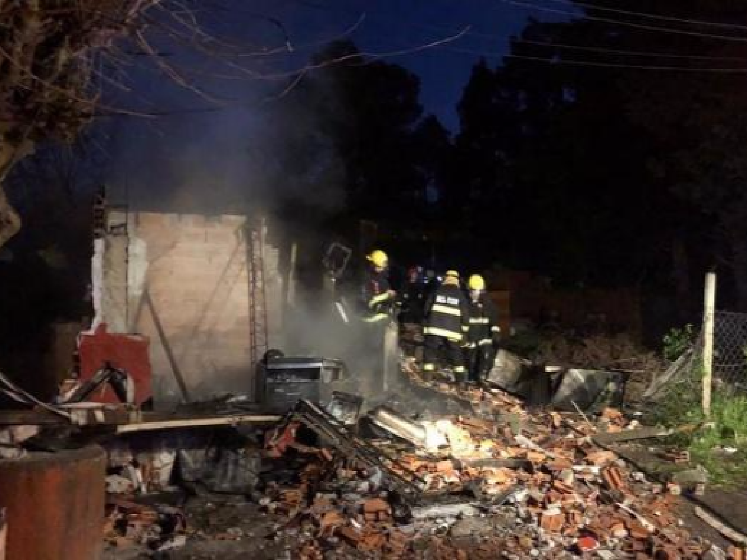 Cinco niños murieron por un incendio en una casa de Pilar: estaban solos