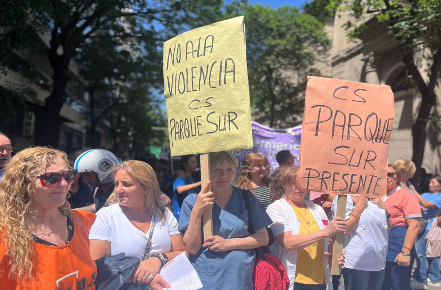 Nutrida manifestación de trabajadores del Provincial tras el crimen del policía: «No podemos permitir que nos maltraten en nuestra propia casa»