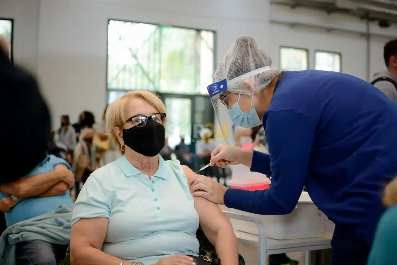 Llegan a la provincia de Santa Fe más de 172 mil dosis para vacunar la franja de 18 a 59 con comorbilidades