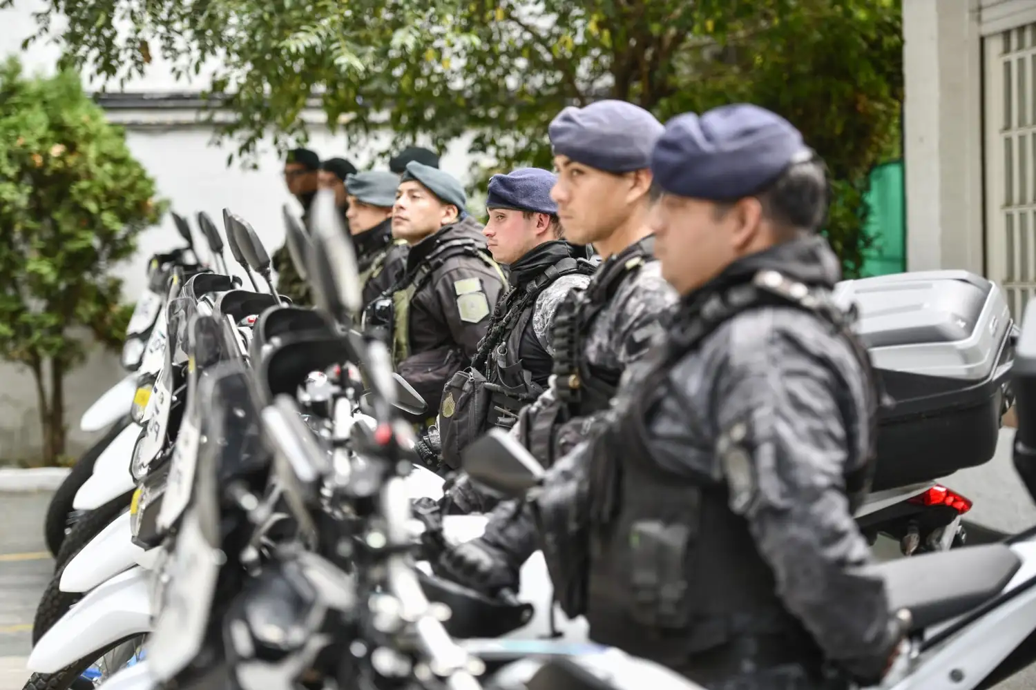 Motos poli