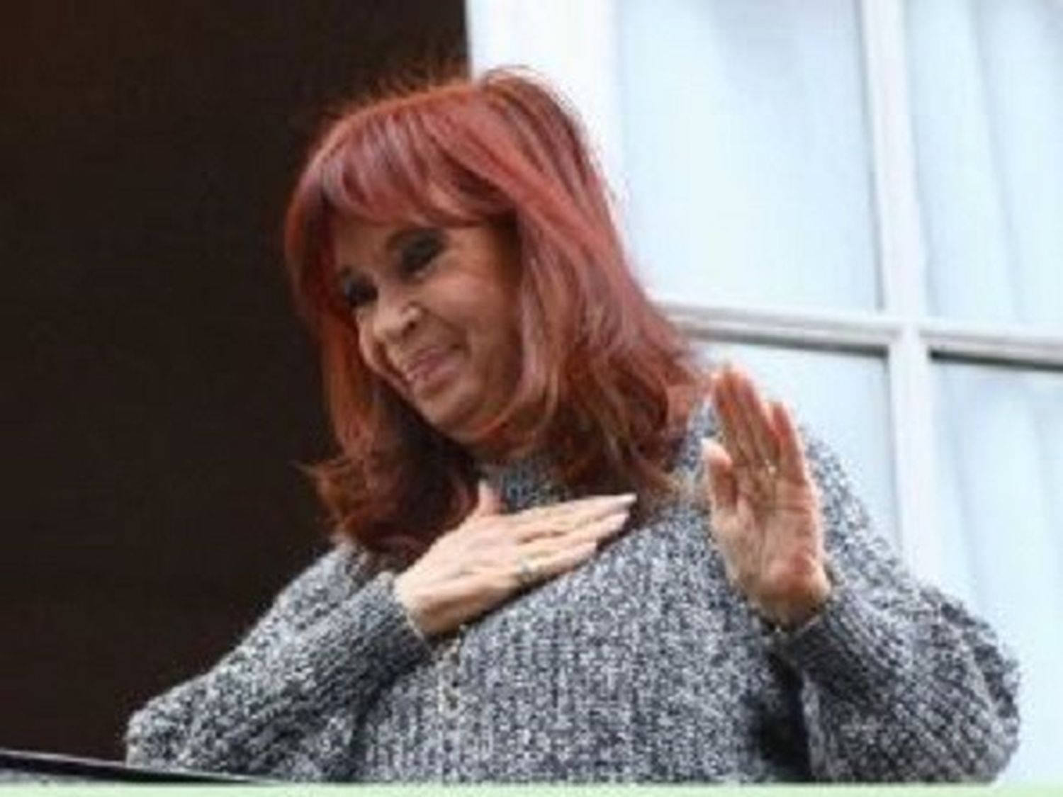 ¿Puede una opositora saludar? Cuando los jueces hacen política