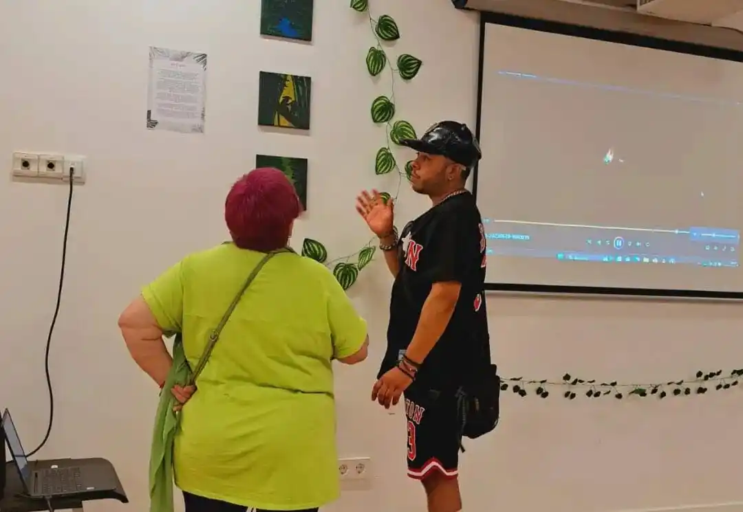 Manuel Habreu, el artista plástico venezolano que pintó un mural en el río Besós en España (+VIDEO)