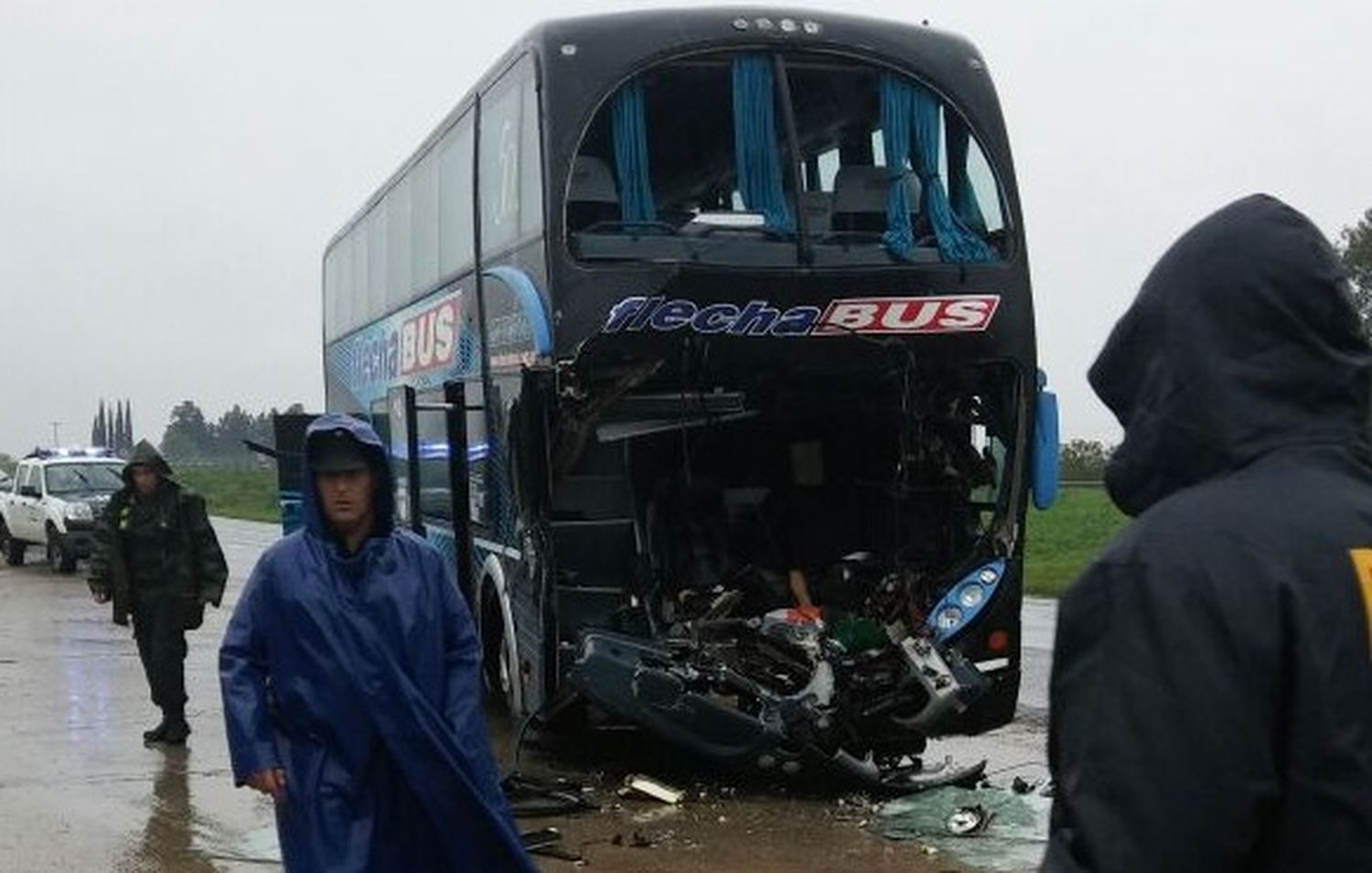 Un hombre murió en el choque entre un colectivo y un camión