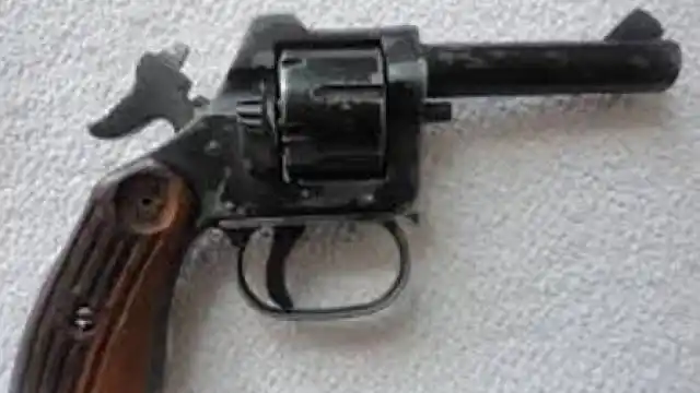 Encontraron un arma de fuego en una escuela primaria