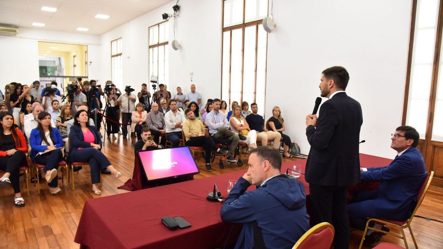 Las declaraciones del gobernador se dieron en el marco de la presentación del programa Abre Escuelas.