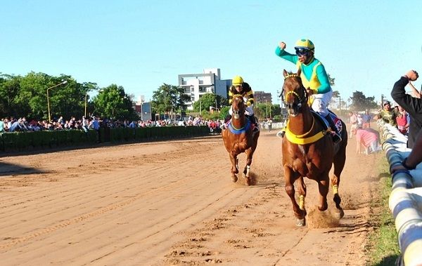 Sharper se impuso en el Clásico “Duelo de Titanes”