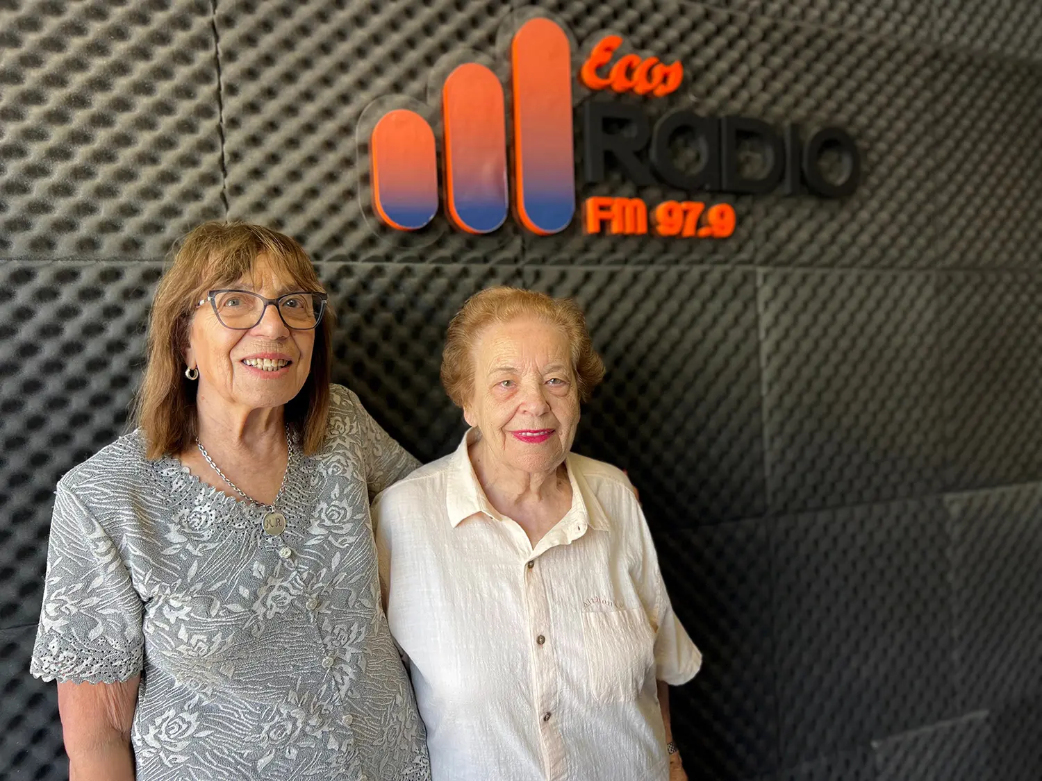 Detalles. Mirta Reina y Margarita Díaz en Ecos Radio