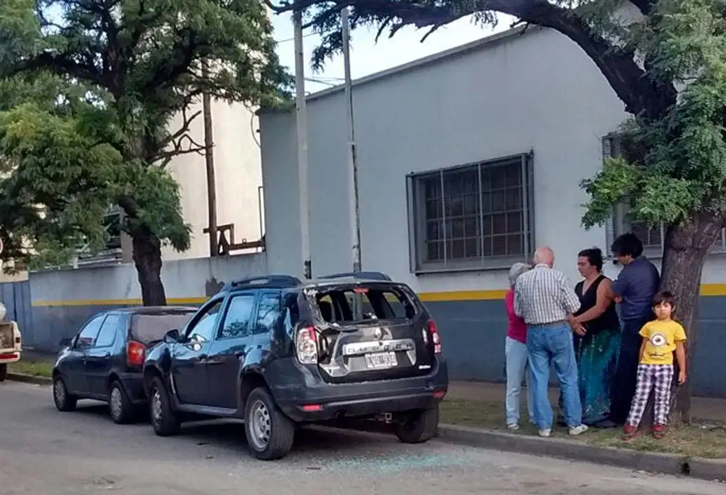 Un joven internado en grave  estado tras chocar con su moto