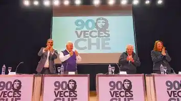 “Pepe” Mujica pasó por Rosario y conmemoró al Che