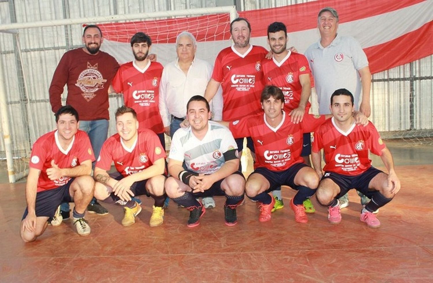 Futsal: triunfos de Independiente y Fénix en las semifinales de Mayores B