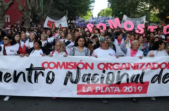 Más de 200 mil personas marcharon por el centro de La Plata