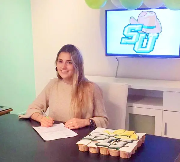 Firmas y ansiedad en aumento para las hermanas Rendo