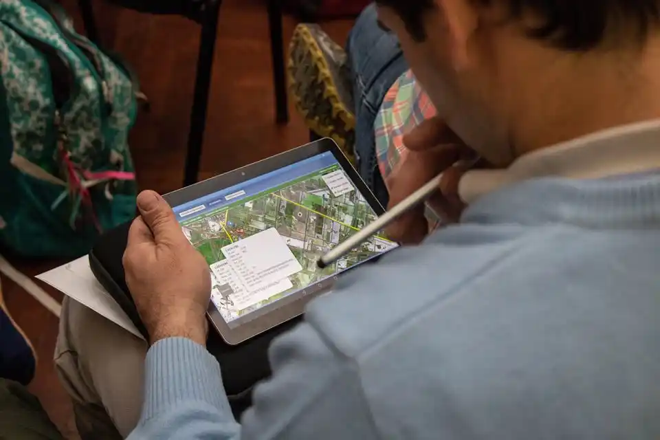 La economía registró una caída del 4,8% en febrero