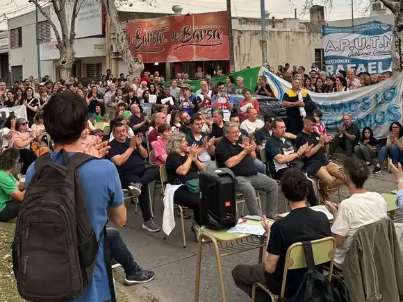 Rafaela también participó con una clase abierta y movilización universitaria contra los vetos de Javier Milei