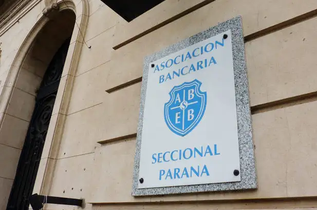 Los bancarios quieren una suma fija para enero, febrero y marzo
