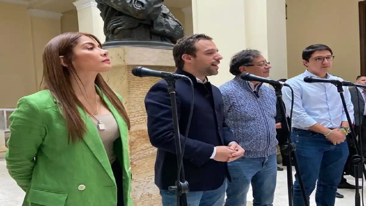 Exsecretario de Bogotá anuncia alianza con Gustavo Petro