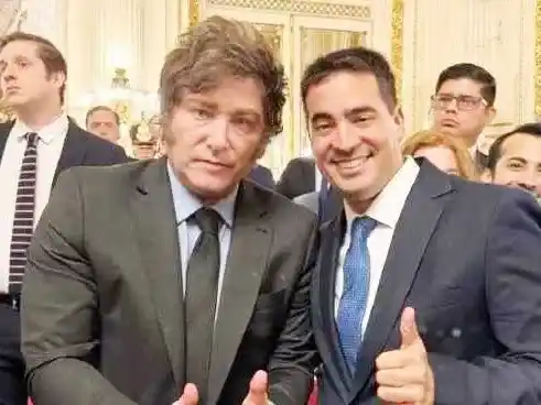 El presidente Javier Milei pone en funciones
a Adrián Ravier como vocero presidencial