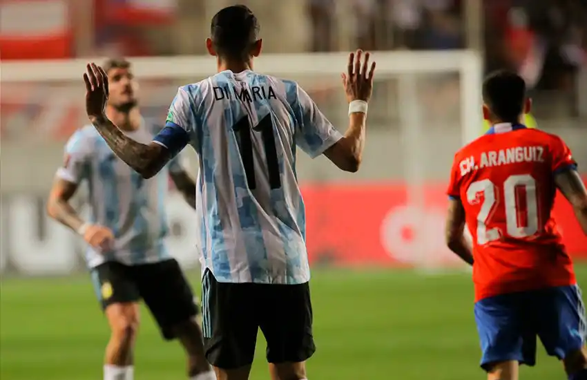 Con goles de Di María y Martínez, Argentina le ganó a Chile rumbo a Qatar