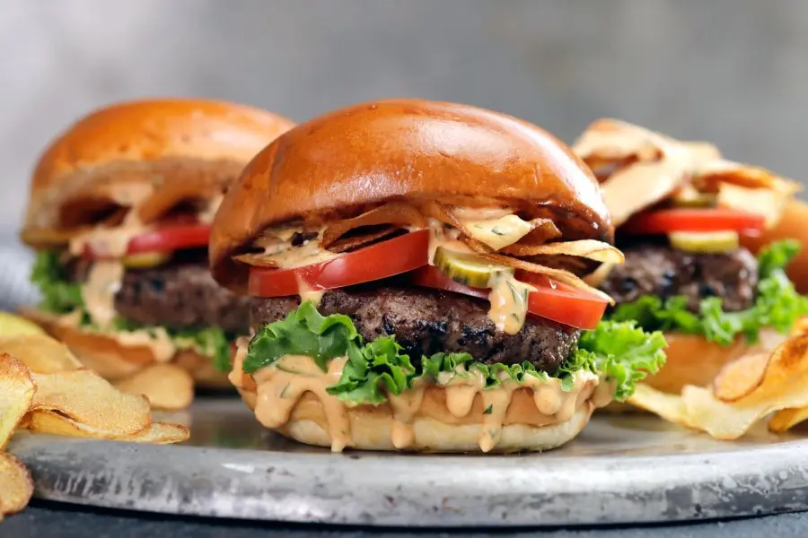 Hamburguesas "Ana Frank" y papas "Adolf": ¿qué dijeron desde el local de comidas rafaelino?