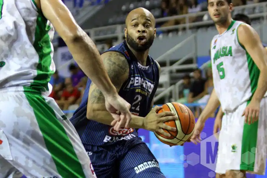 Peñarol ganó con un Reed brillante