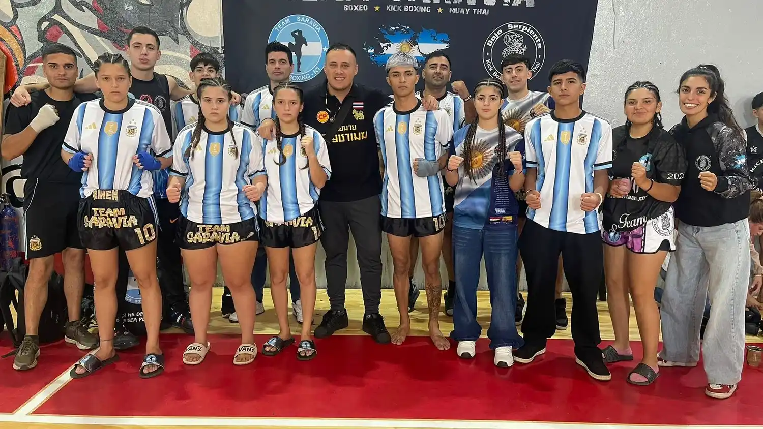 El Team Saravia se hizo presente en Revancha de Ring