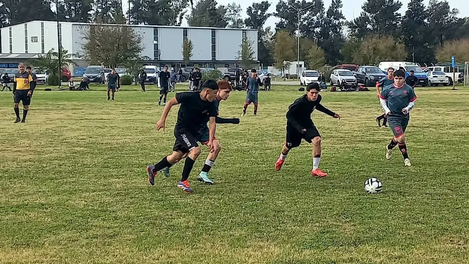 la Liga Municipal de Fútbol Sub 18 en Derqui
