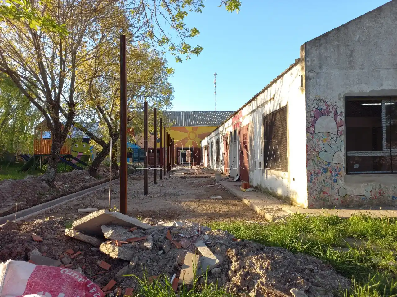 Desde la comunidad educativa y el concejo solicitan información sobre obra del Jardín Clarisa Amézaga