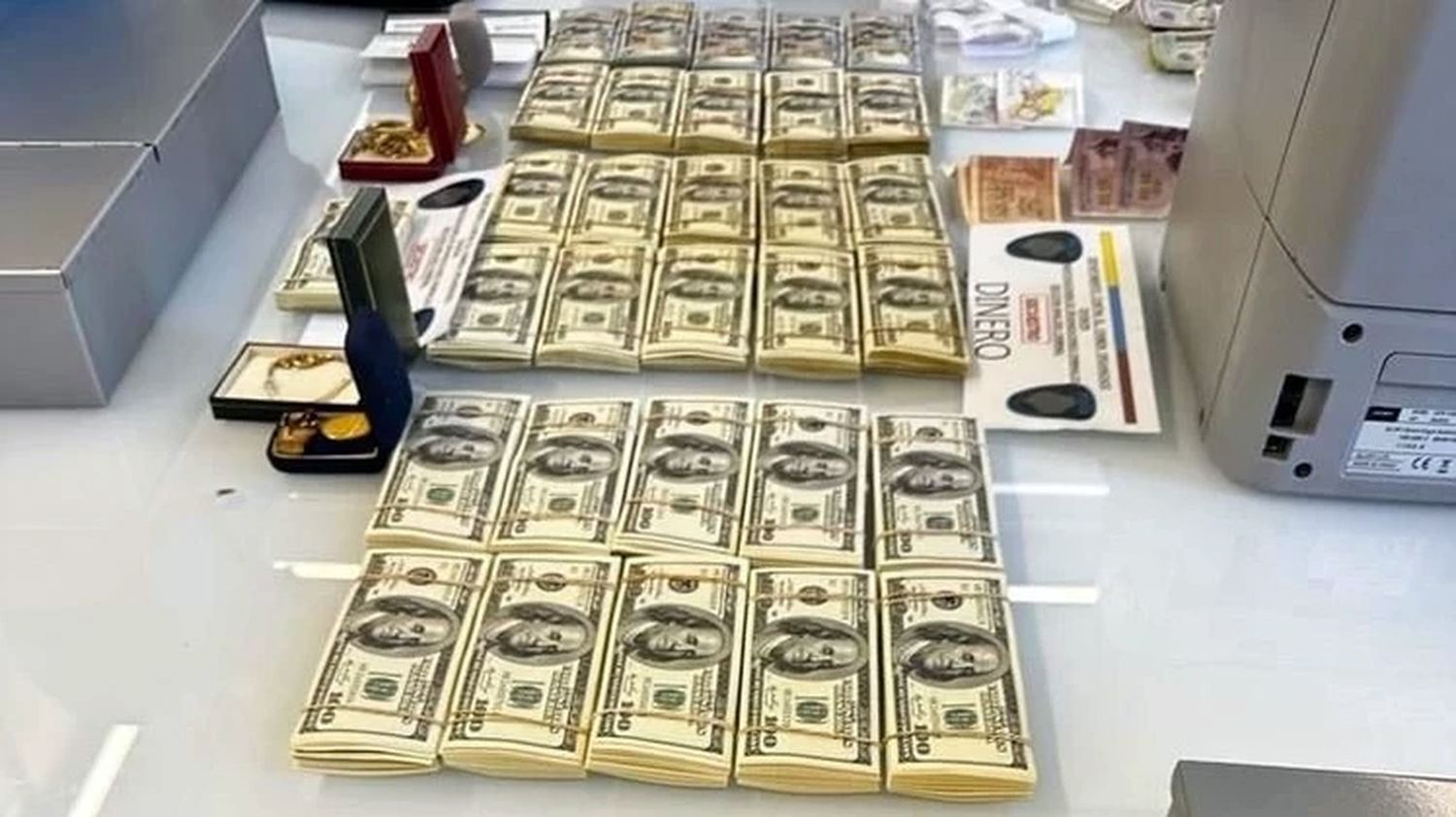 Encuentran más de 500 mil dólares y joyas en cajas de seguridad de cuevas que operaban con el "Croata"