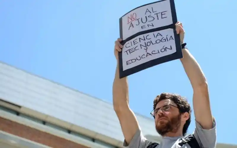 Entre arrepentidos y buchones: crónica de una Argentina que duele