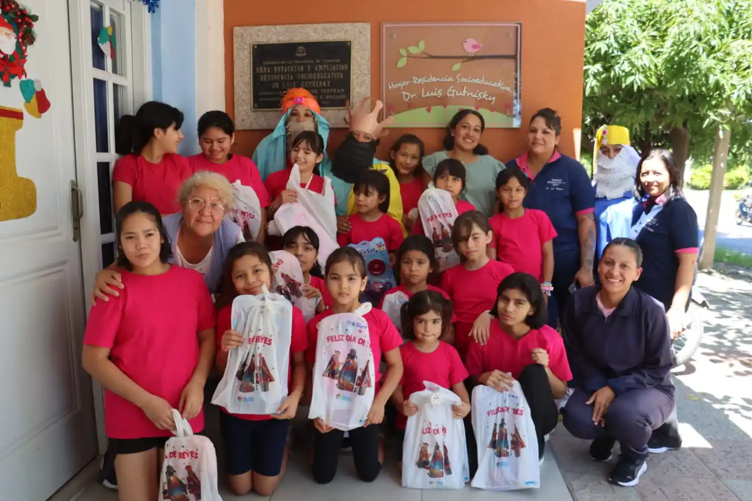 Entregaron más de 2600 juguetes a instituciones de cuidado especializado