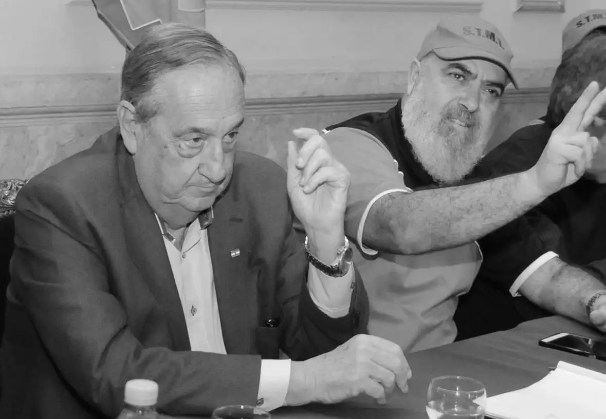 Lunghi y Martínez Lastra, cuando firmaron el Convenio Colectivo de los trabajadores Municipales | Archivo EL ECO