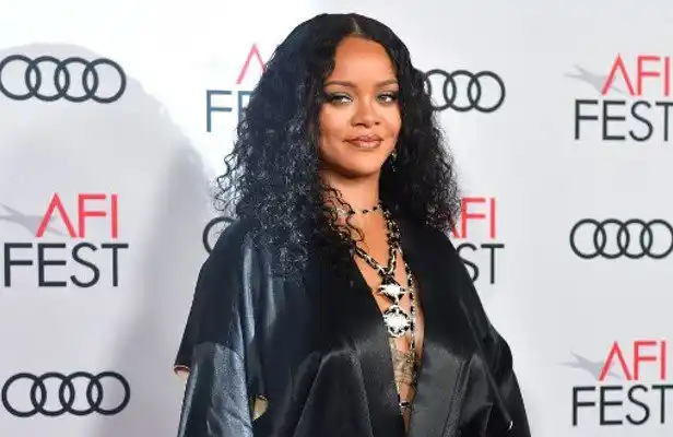 Rihanna vuelve a ser noticia por esta razón