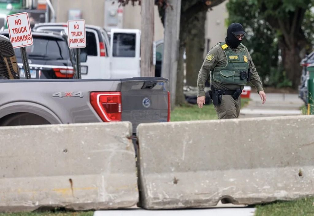 Un agente del ICE en EE.UU. EFE