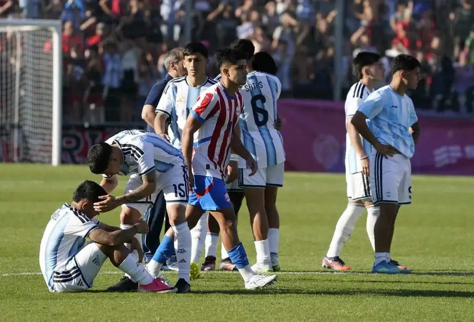 La selección argentina sub-19 obtuvo la medalla de plata tras caer ante Paraguay