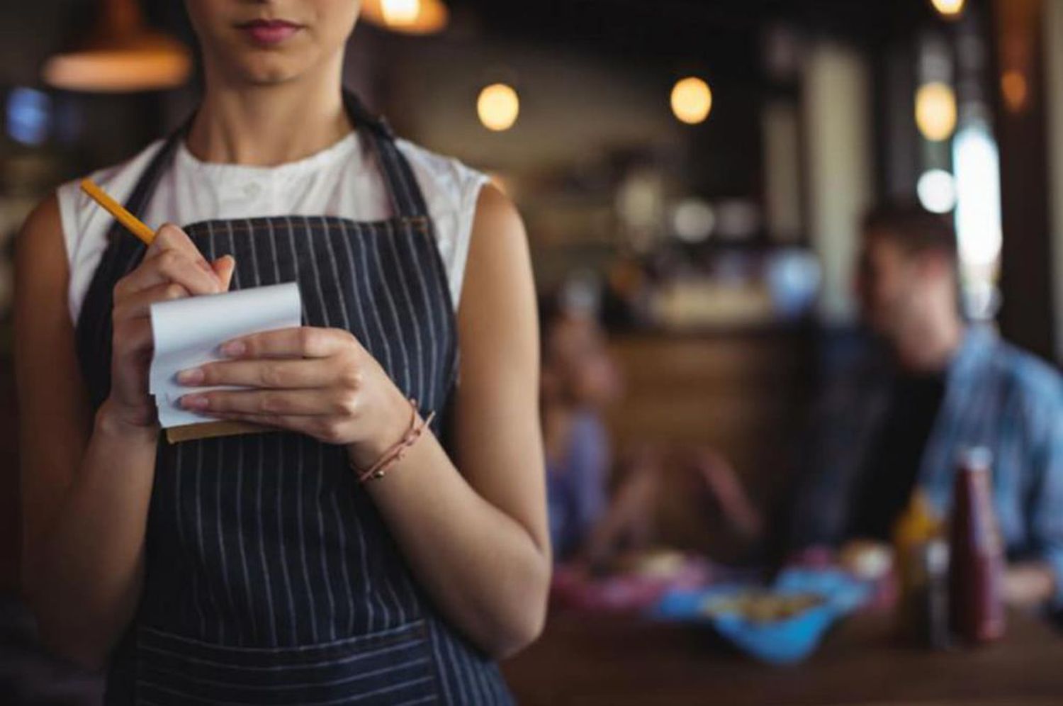 Presentó su CV en una reconocida cafetería, pero la contactaron para prostituirse