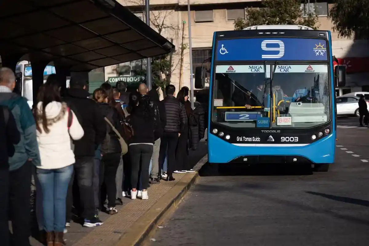 ¿Tomás colectivo en el AMBA? Desde hoy aumentó el boleto: cuánto cuesta viajar y qué líneas están alcanzadas