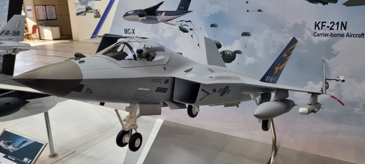 KAI presenta sus conceptos de caza embarcado KF-21N y de transporte militar MC-X