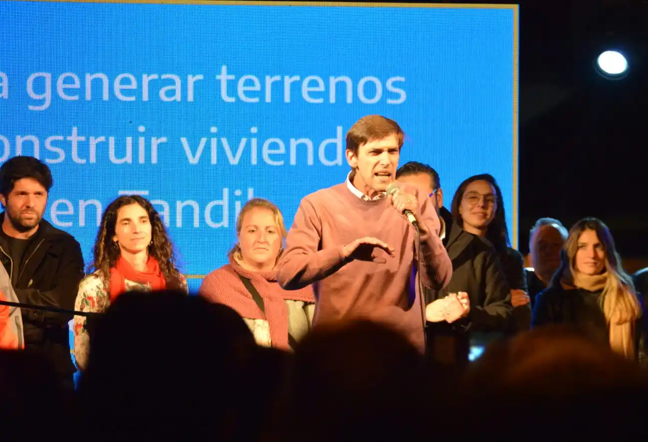 Iparraguirre tranquilizó a los trabajadores del Municipio ante “rumores malintencionados"