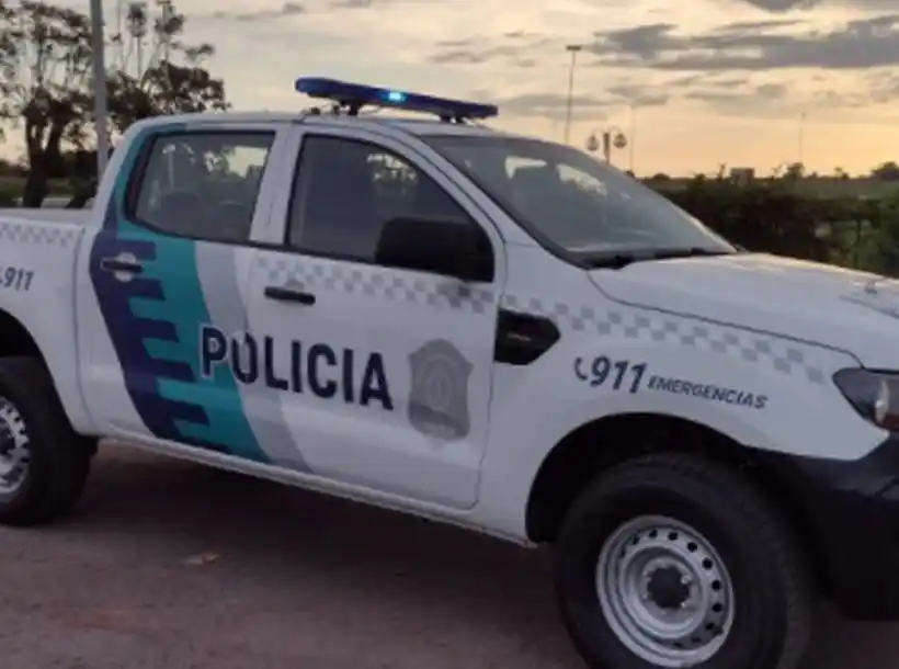 Pila: un hombre circulaba en moto y murió al chocar un alambre eléctrico