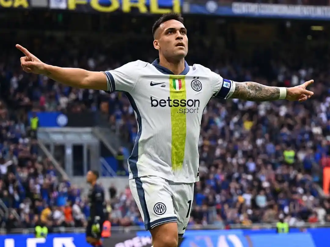 Lautaro Martínez festejó su gol ante Cagliari