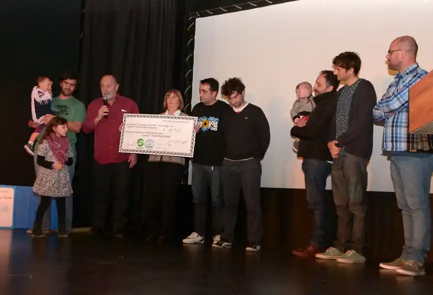 La fundación "No me olvides" entregó pasajes a Malvinas