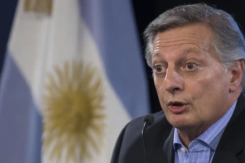 Aranguren anunciará la última suba fuerte de gas que puede rozar el 60% para algunos usuarios en las provincias