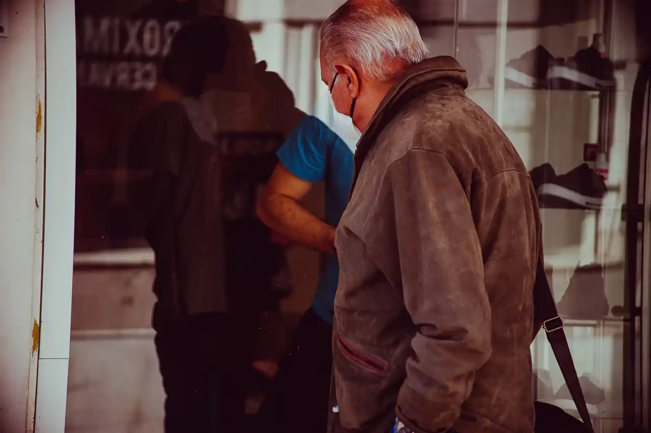 En comparación con marzo las ventas de comercios pyme en abril cayeron 8,3%