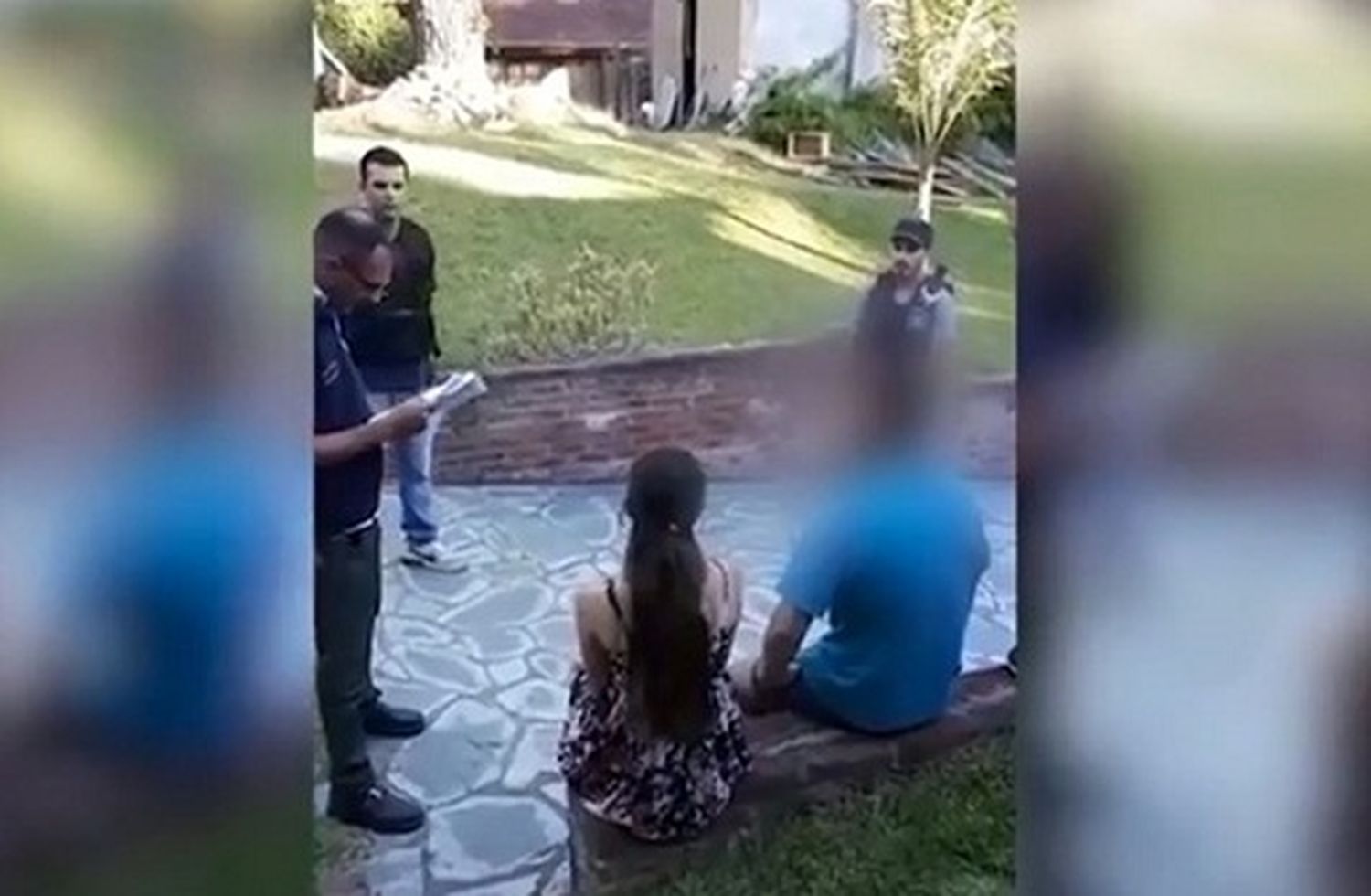 Video: el momento en que detienen al concejal acusado de abuso