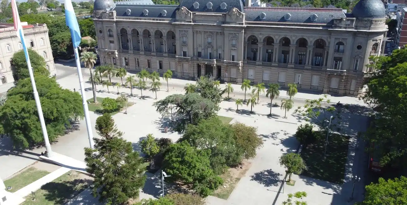 Santa Fe recibió durante abril $369.835 millones. Foto: Luis Cetraro.