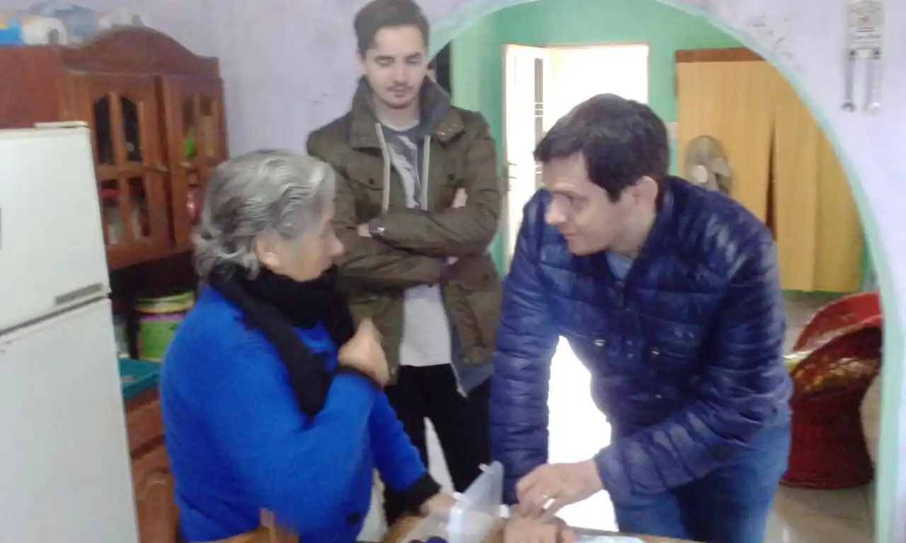 Crisis en Atucha: Los concejales vidalistas en Zárate salieron a timbrear y bancar al Gobierno