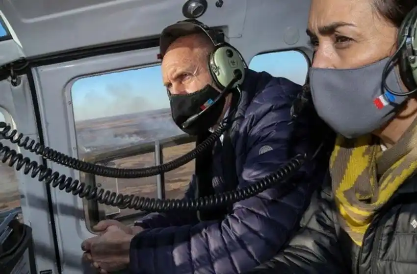 Perotti sobrevoló la zona de incendios en las islas