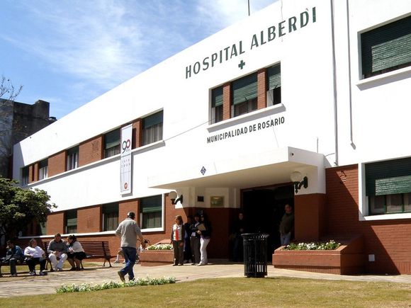 Dos personas resultaron heridas tras el choque entre una moto y un colectivo en la zona norte