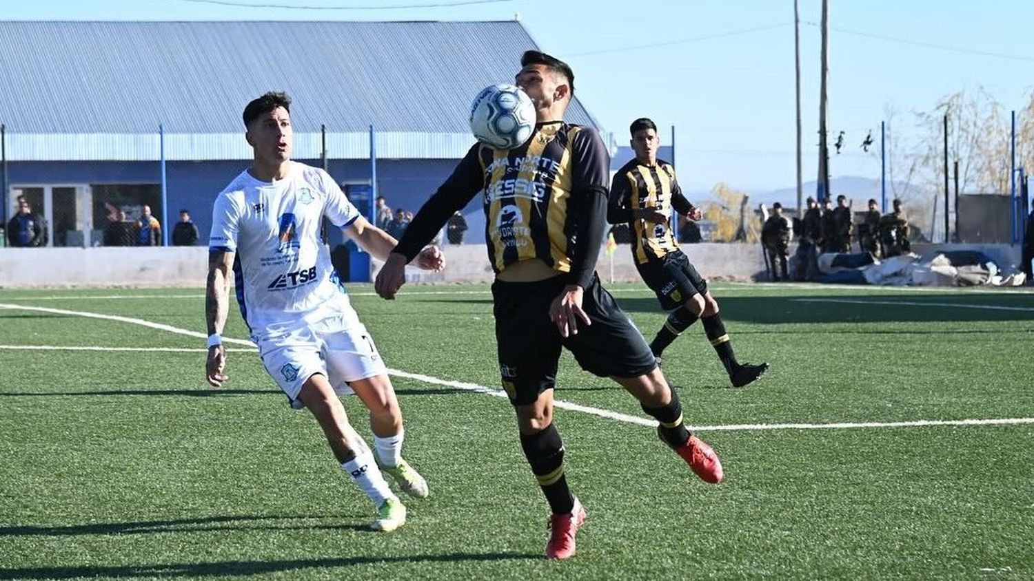 Un árbitro neuquino para Santamarina en Mendoza